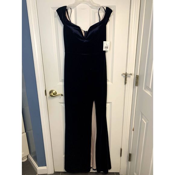 City Triangles Notched Off the Shoulder Blue Velvet Gown With Slit Size 6 - NWT - Picture 2 of 10
